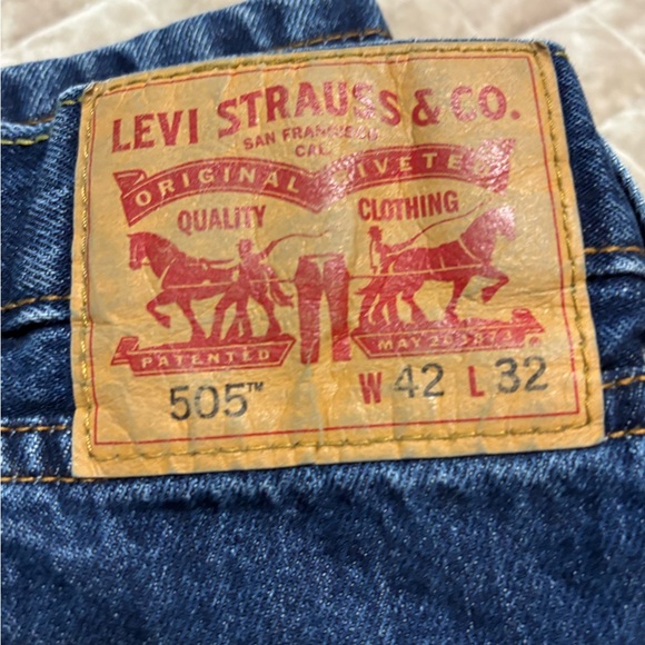 Levi's Men's Blue Jeans Size 42 32 - Picture 2 of 5